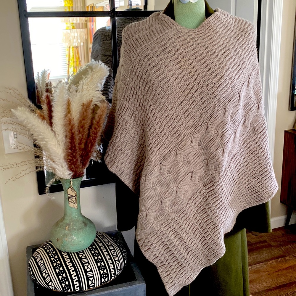 Heavy cotton wool blend knit poncho Grey